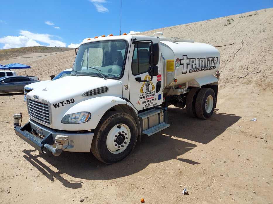 2,000 GALLON WATER TRUCK - 2WD