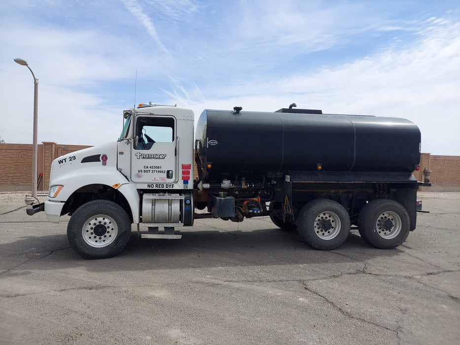 4,000 GALLON WATER TRUCKS - 6X6