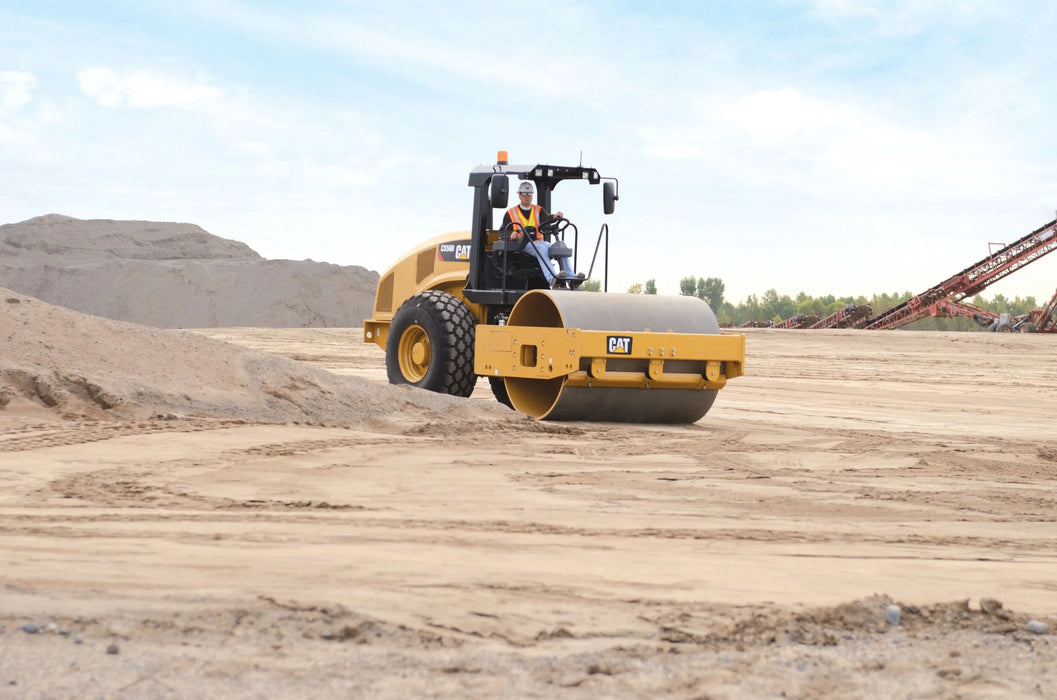 CAT CS56B - 84”