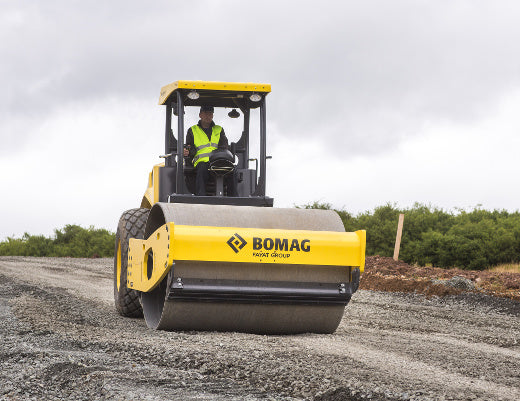 BOMAG BW211 - 84”